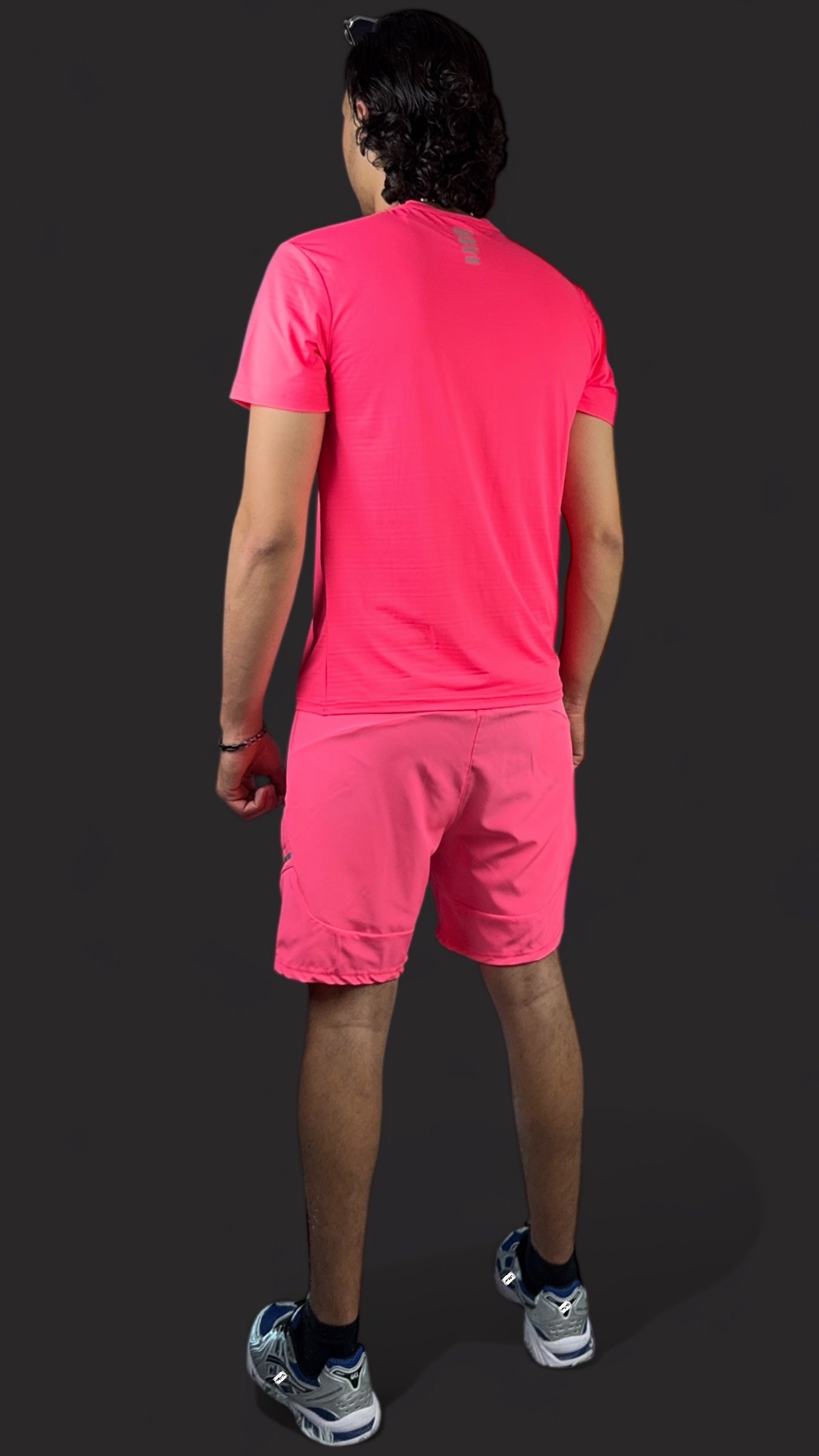 Ensemble under rose