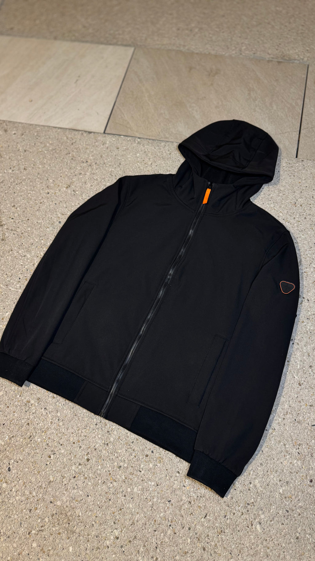 1. Veste Softshell Gxrtrude noir